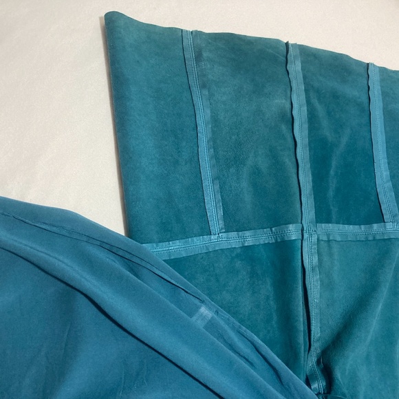 DIANE VON FURSTENBURG Genuine Leather Pocket Tee (Fits Sz 6-8) - Picture 11 of 15